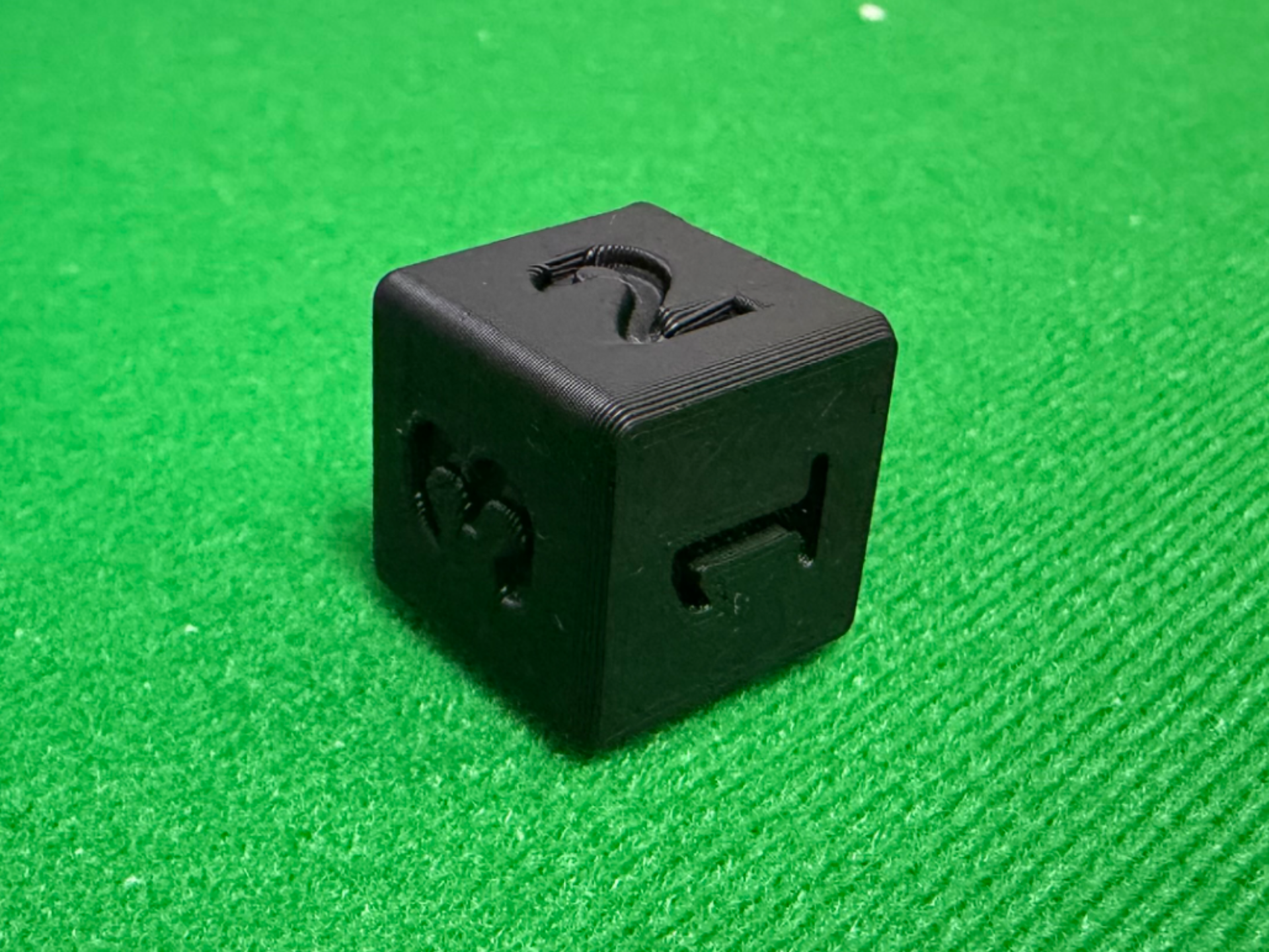 Miniatura 1 do modelo 3D Parametric Custom-Value Dice with Negative Values