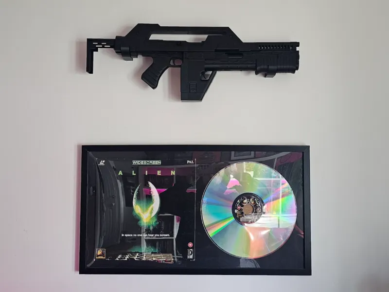 Wall Hanger for M41A Pulse Rifle