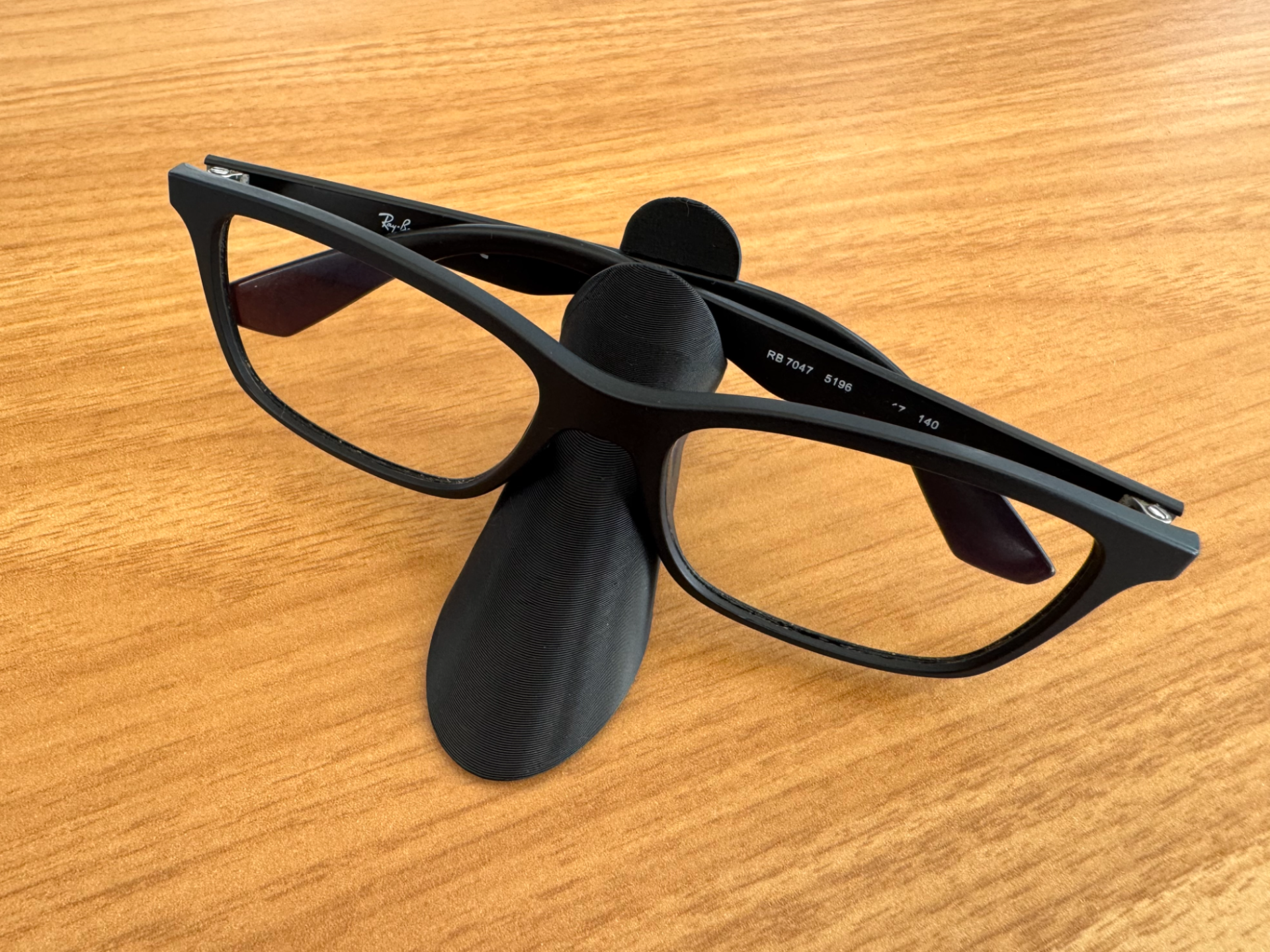 Minimalist Glasses Stand (Nose Dock)