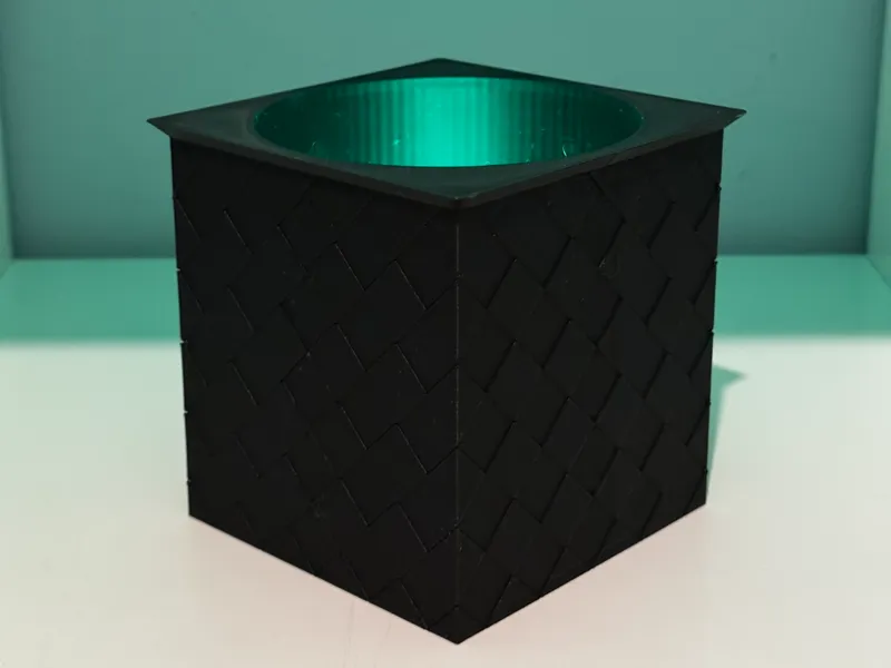 Square plantpot with diamond pattern