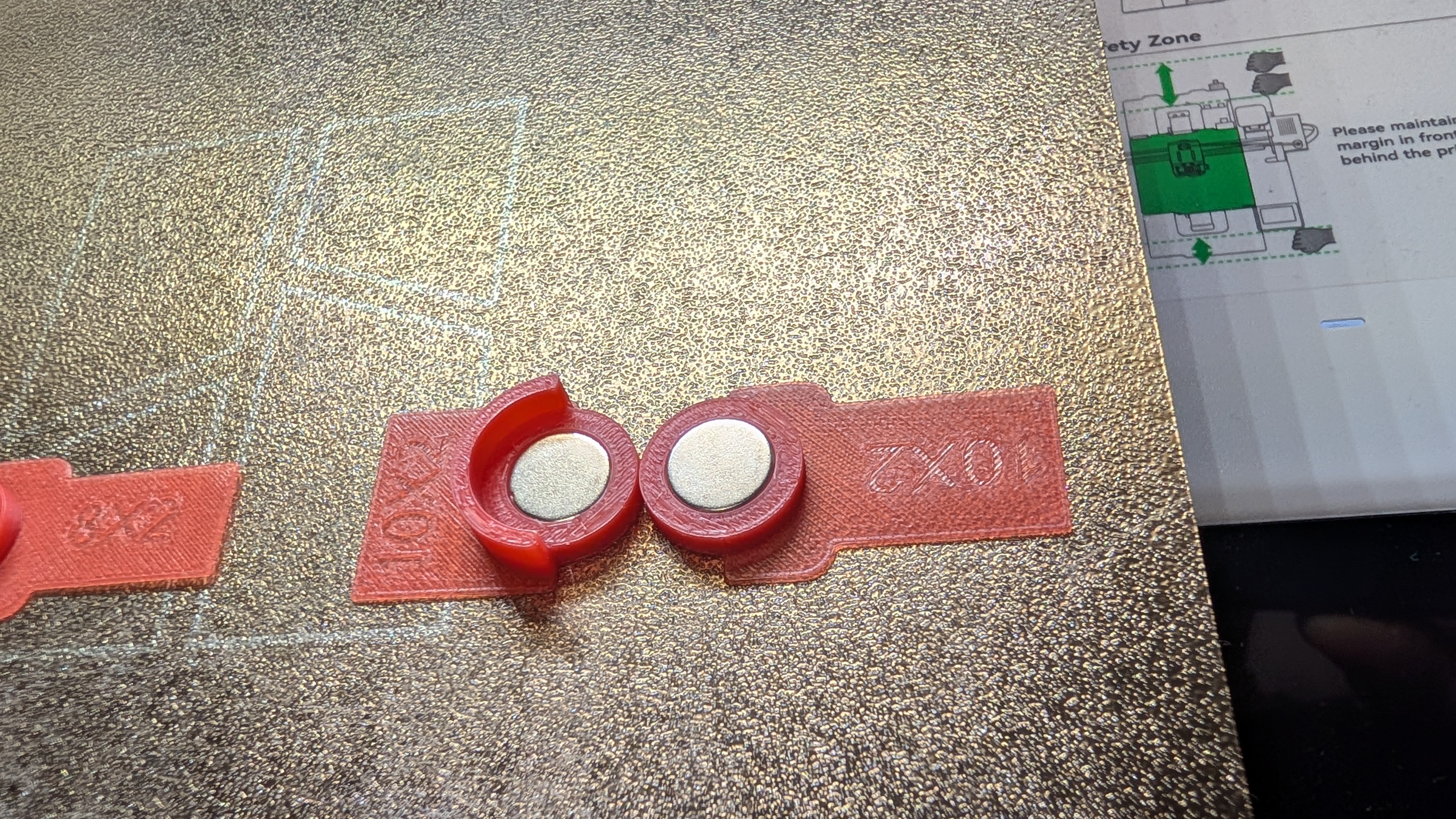 Miniatura 2 do modelo 3D MAGNETS FOR HELMETS