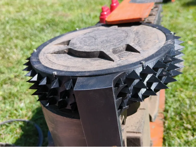 Tyre + Cleaner Landroi M Plus