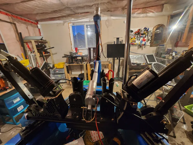 Motorized Outrigger for kayak/canoe