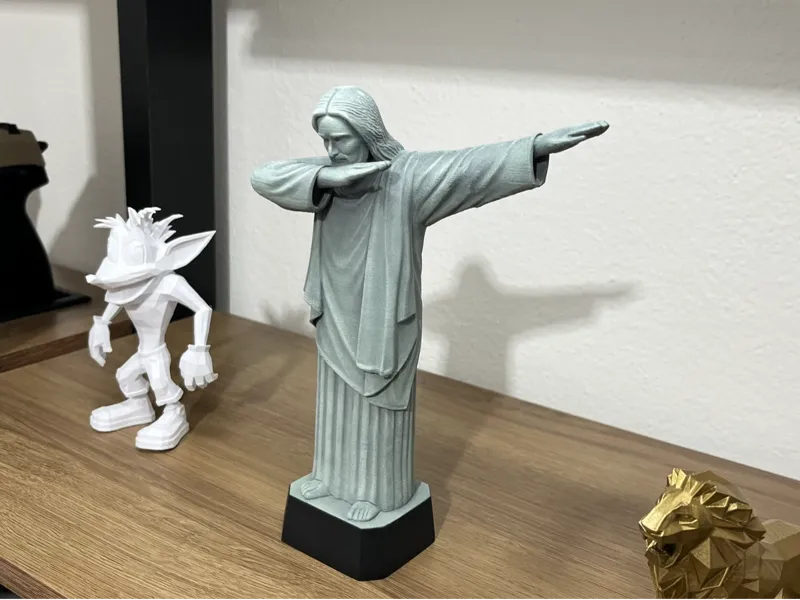 Cristo Redentor – Releitura em Pose “Dab”