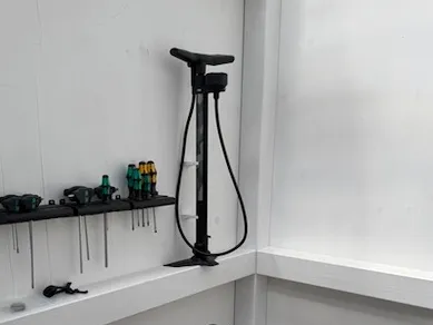 Wall mount CUBE ACID RACE FLOOR bike air pump