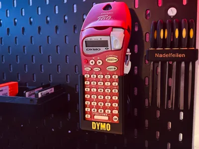 SKADIS - DYMO XR LETRATAG WALL MOUNT