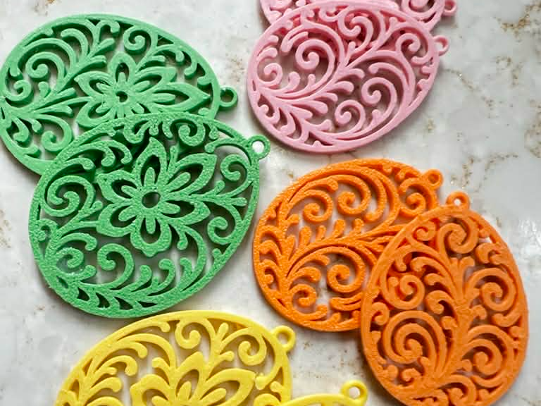 Miniatura 1 do modelo 3D Filagree Easter Earrings
