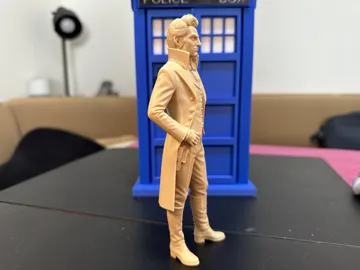 Figura decorativa: Rogue – Jonathan Groff Doctor Who Figure 1:10 — vista de referencia 2