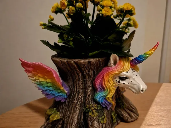 Pot de fleurs licorne ailée