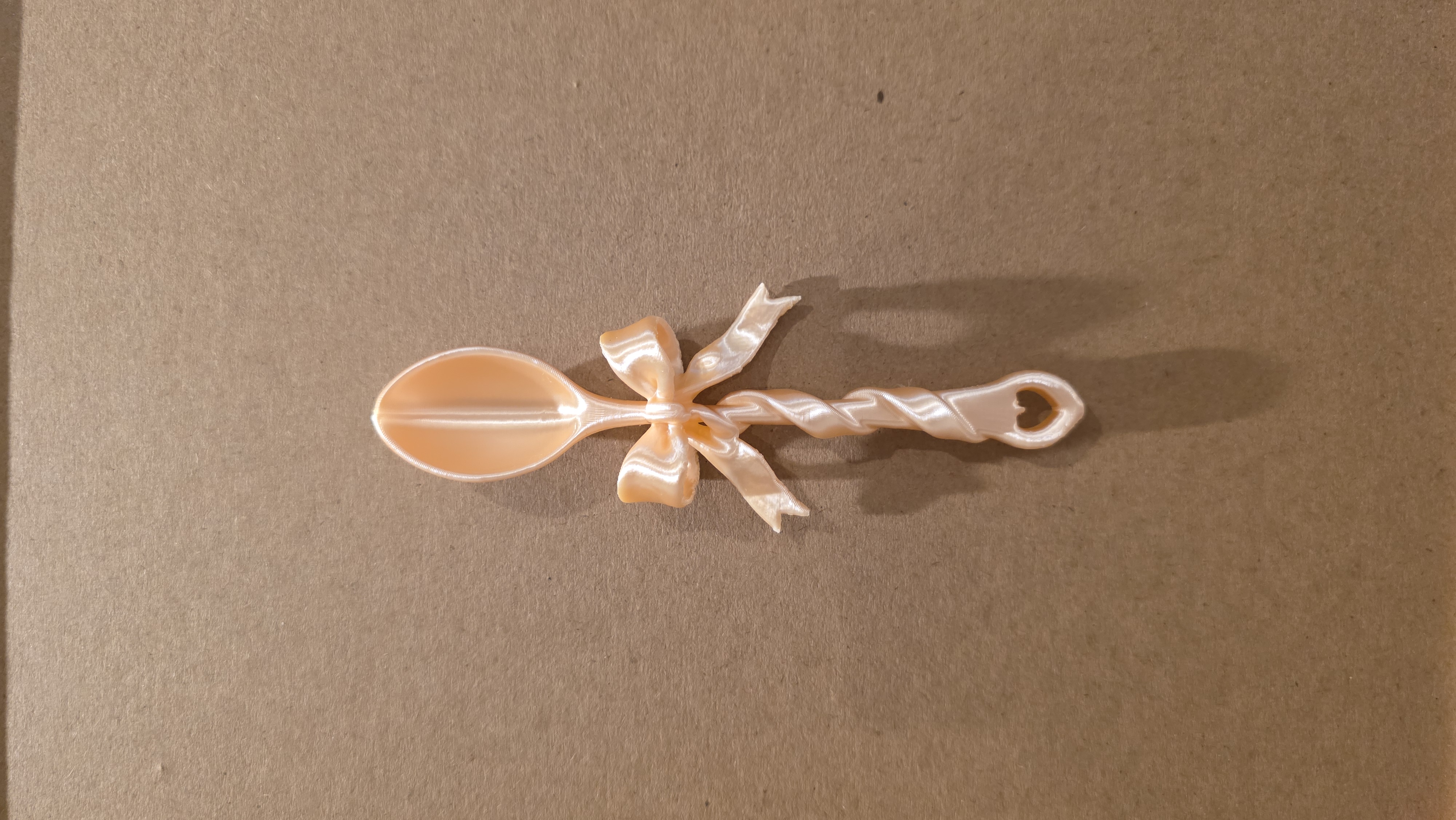 Miniatura 1 do modelo 3D 蝴蝶结勺子2.0，拼豆勺