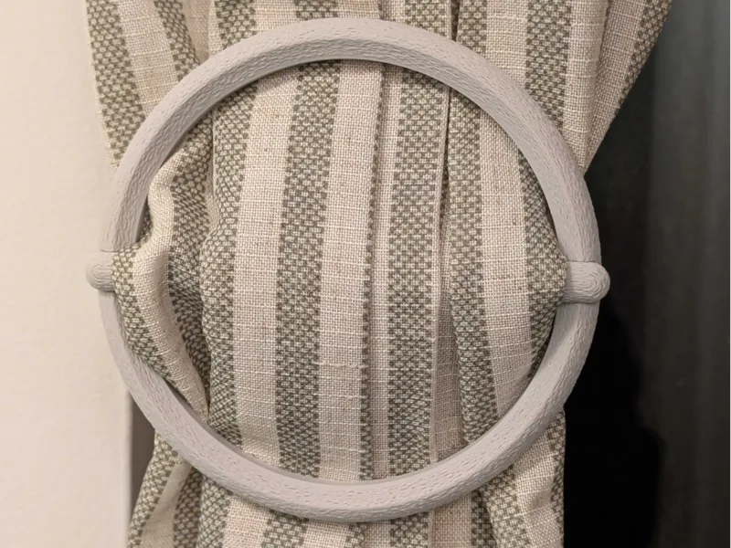 Circle Curtain Tie Back with Fuzzy Skin