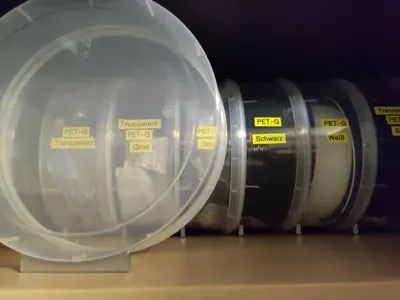 Quick stand for SBOOX filament container.