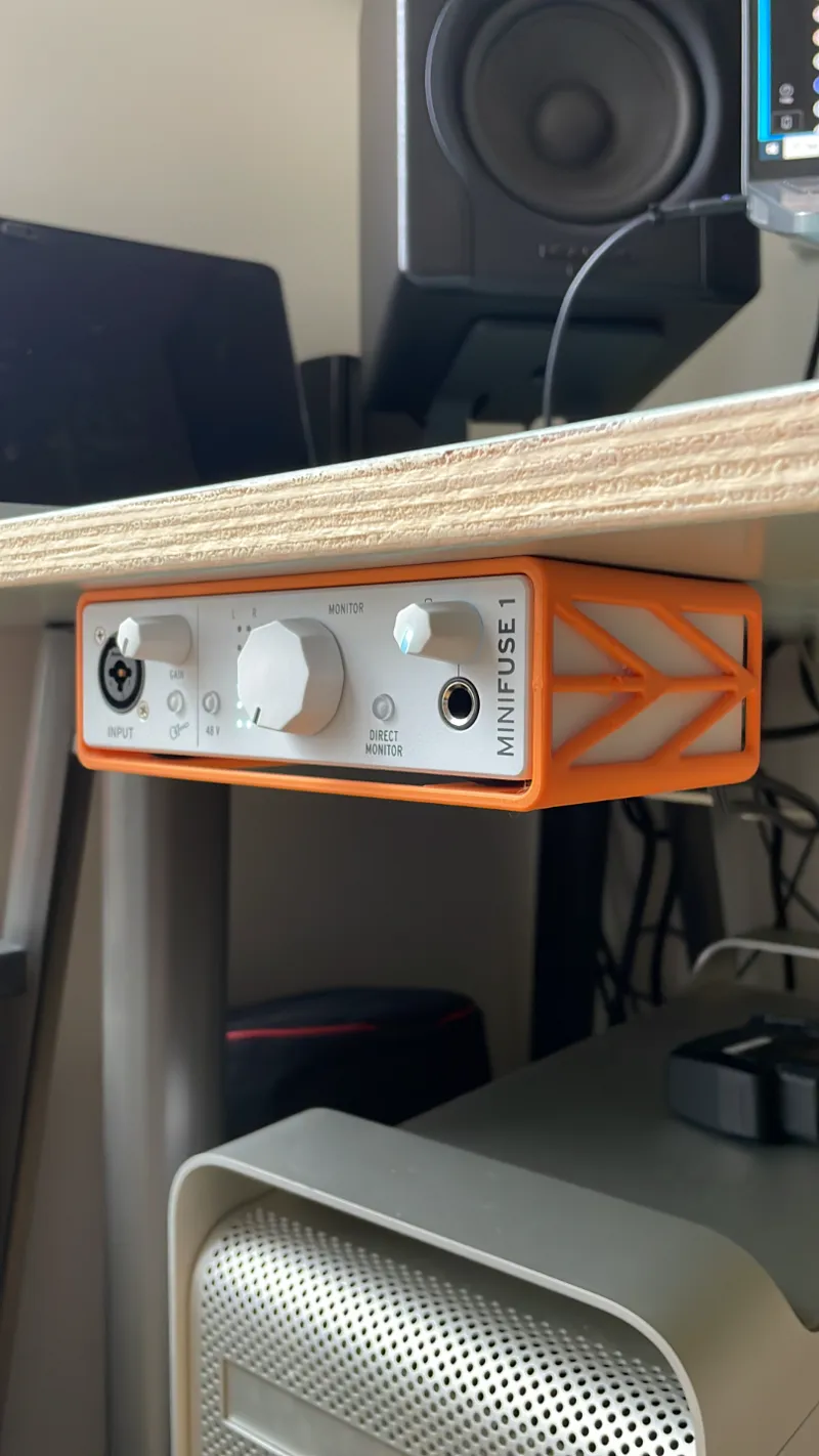 Arturia MiniFuse 1 housing - desk mounted
