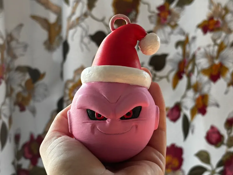 Majin Boo Bola Navideña