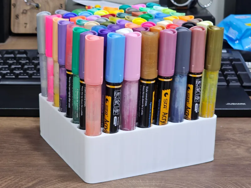 THE PEN HOLDER