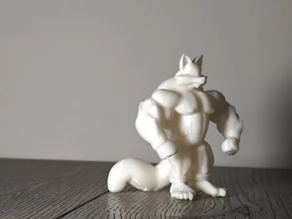 Figurine renard bodybuildé