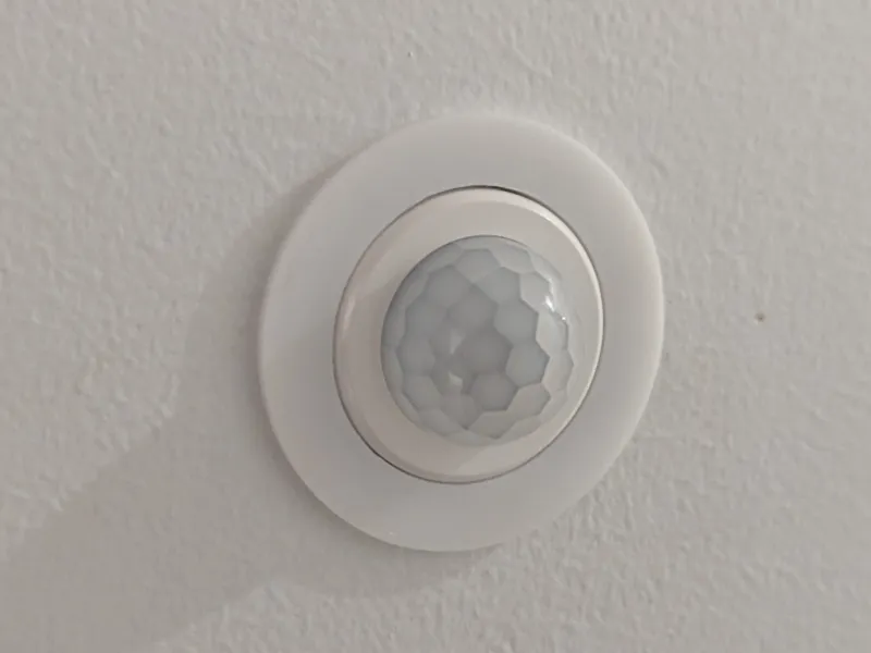 In-wall Tuya PIR Sensor Flush Mount