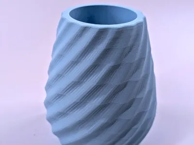 Pencil holder - twisted
