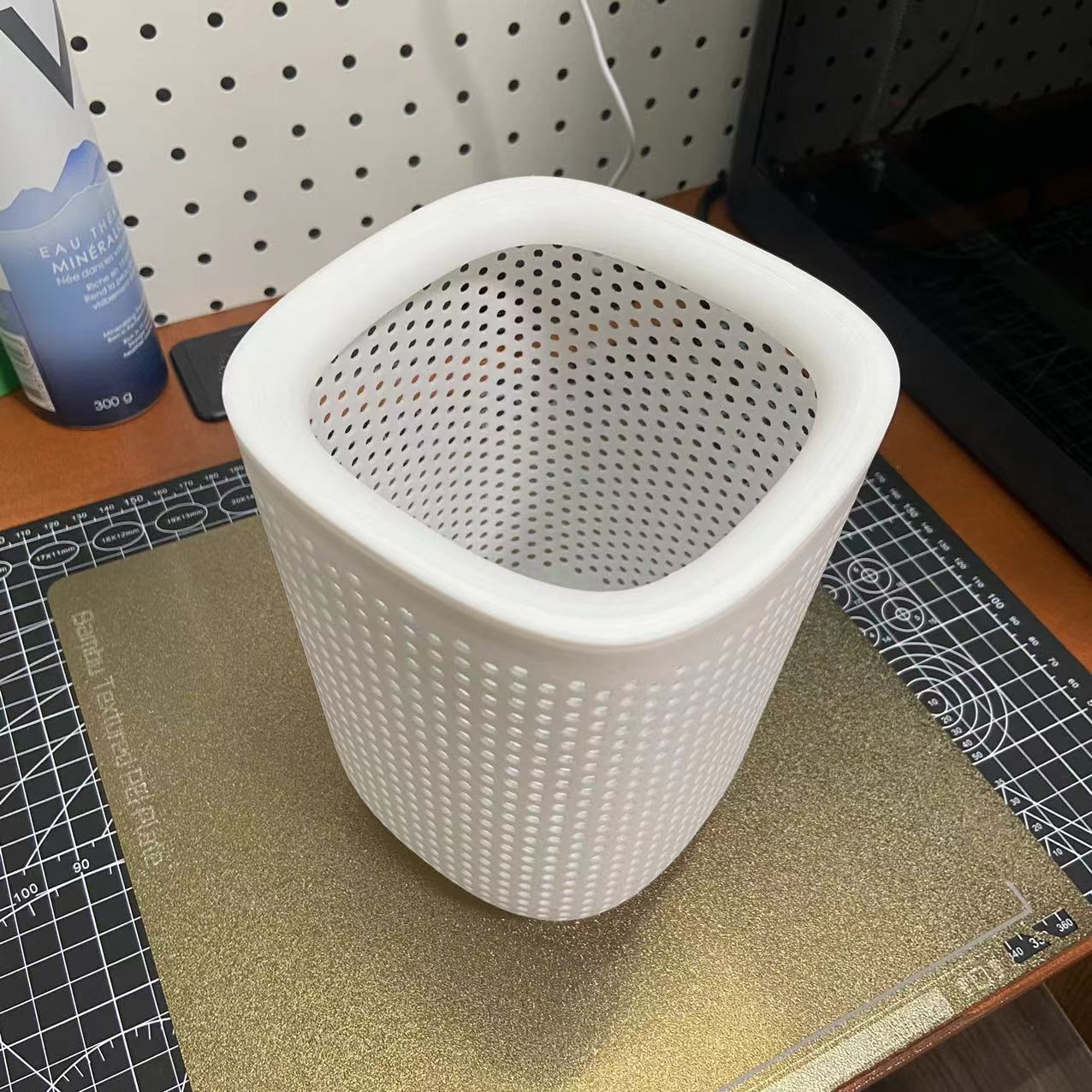 Miniatura 1 do modelo 3D 网格垃圾桶