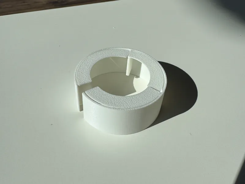 Radiator thermostatic valve joint cover