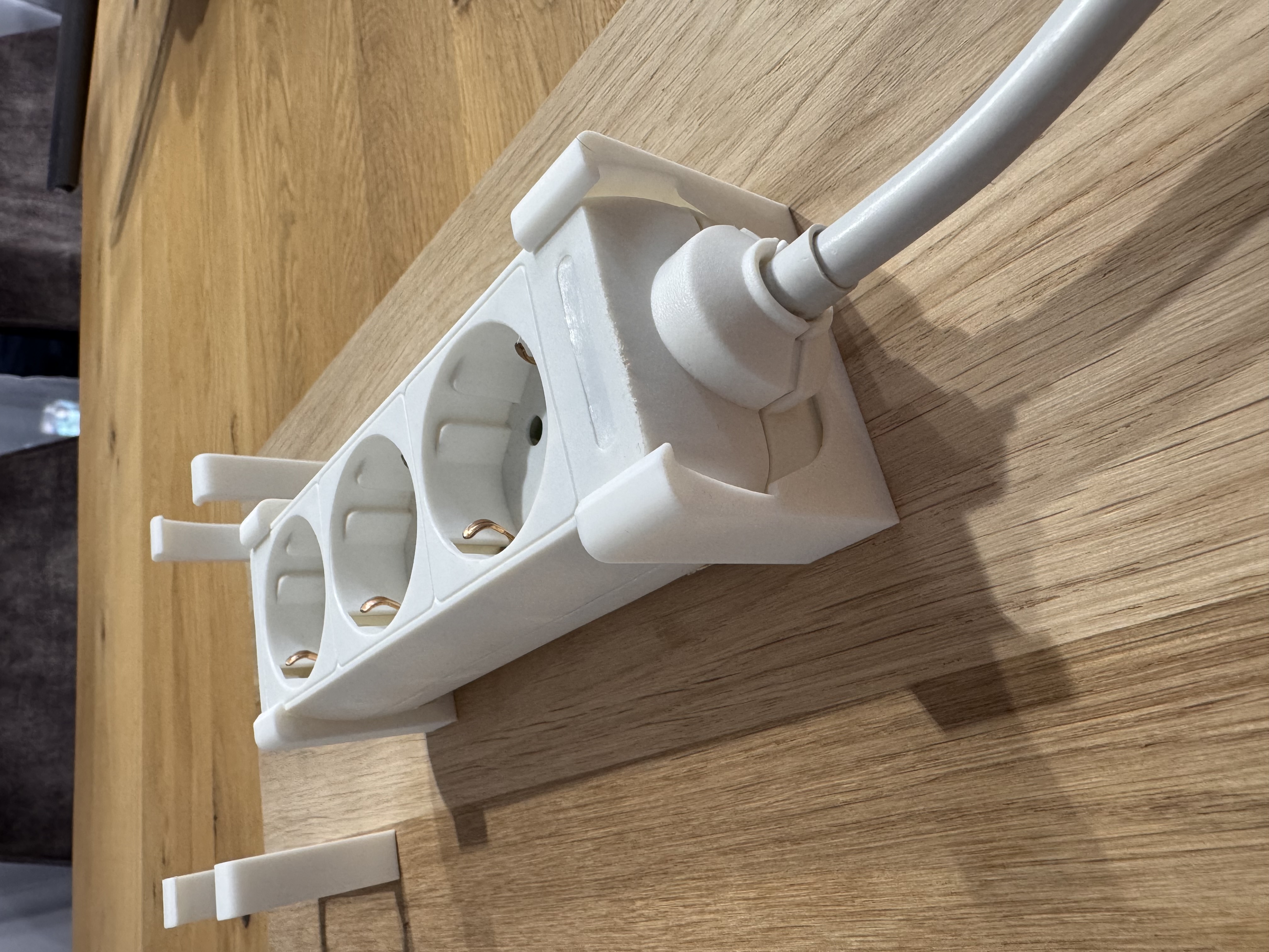 Miniatura 2 do modelo 3D power strip mount