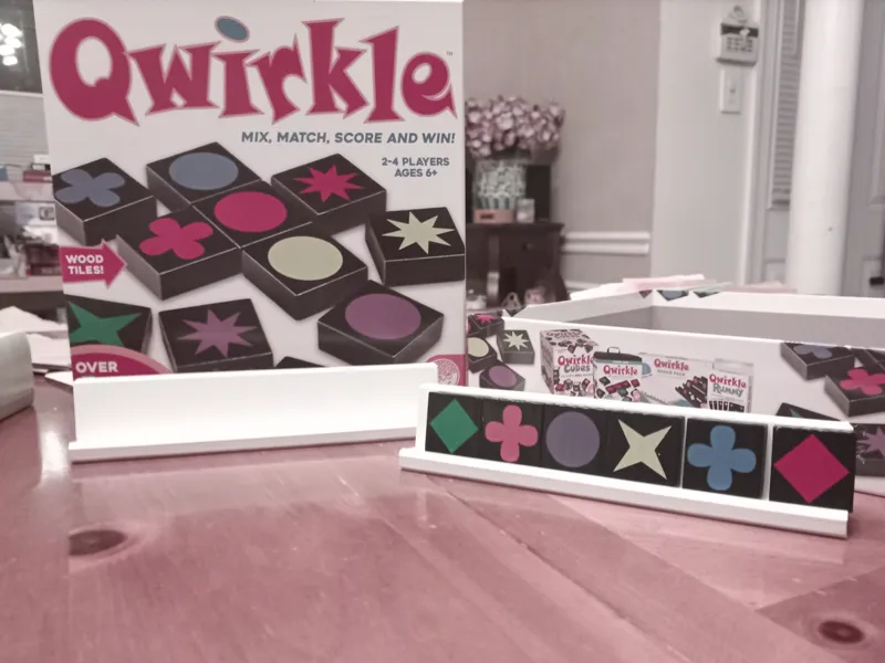 Qwirkle Stand