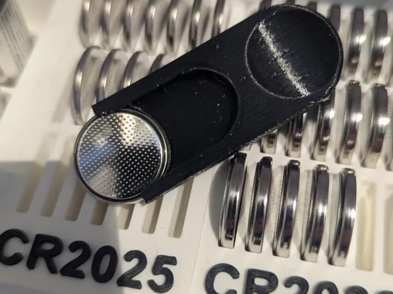 CR2025/2032 picker