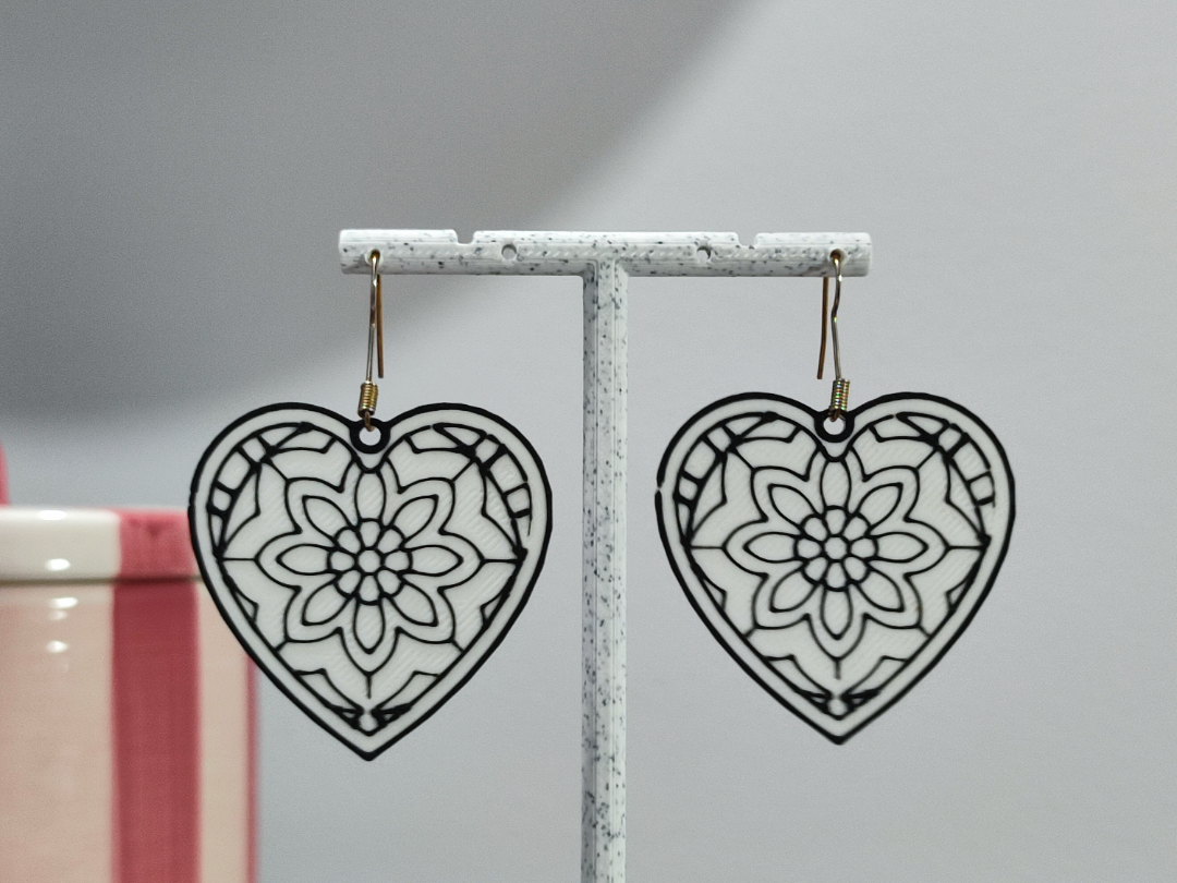 Aretes Corazón Mándala 3D model by Layered Art 3D