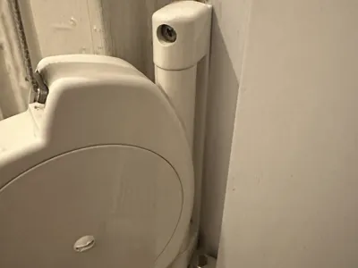 Roller blind holder