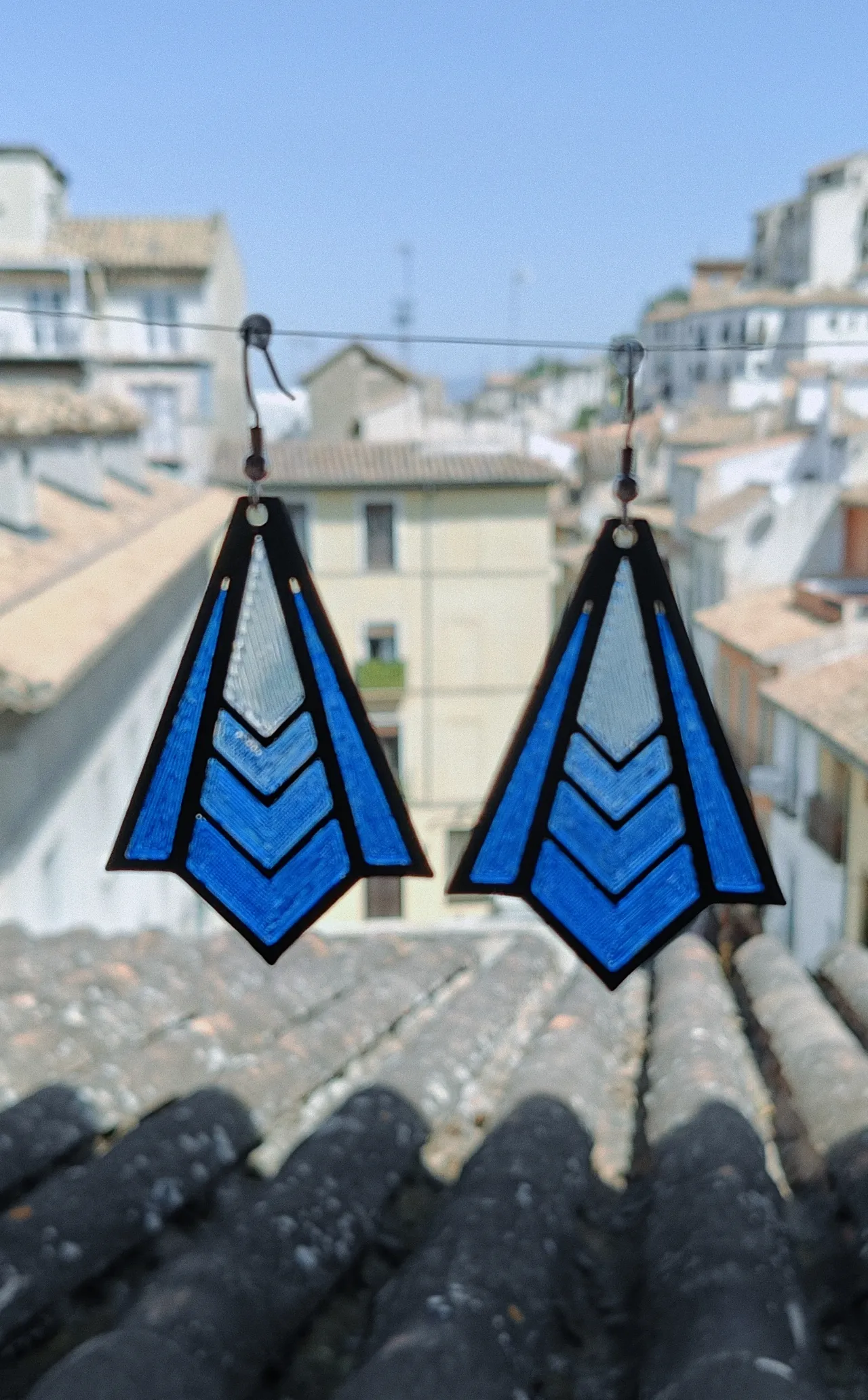 Art Déco earring view 2