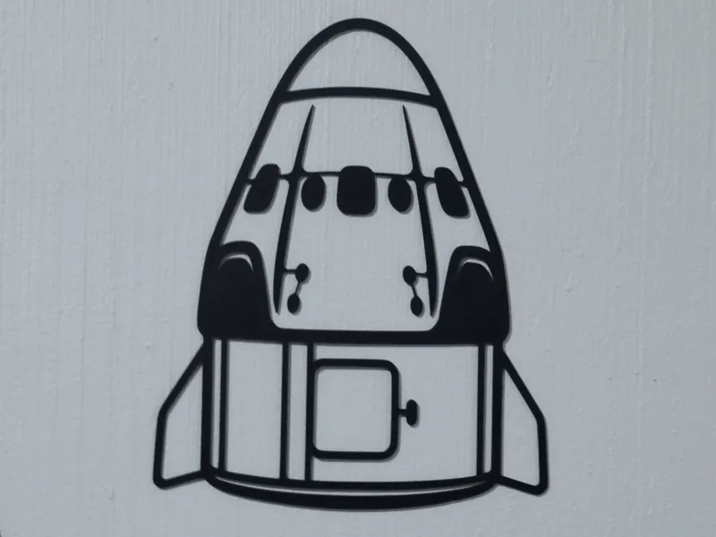 2D Wall Art Of spacex crew dragon ( MEDIUM)