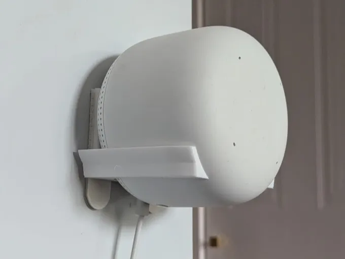 Vertical Google Nest Wifi Wall Mount (2nd Gen)
