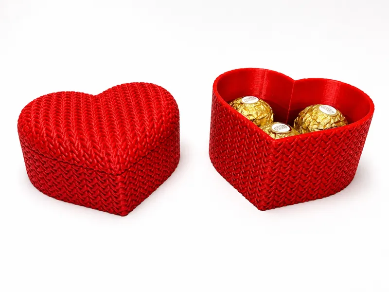 Knitted Heart Box