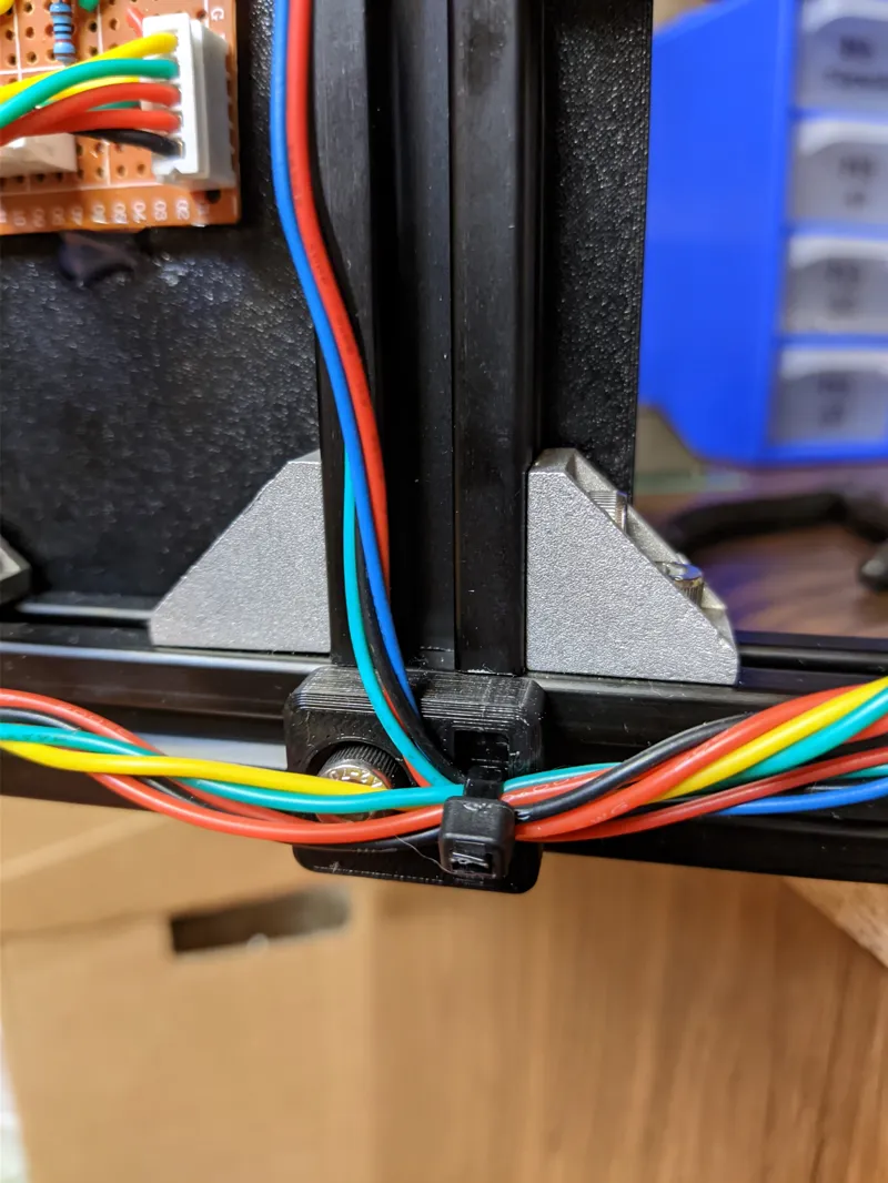 2020 extrusion cable guide
