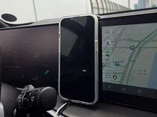 Sorento MQ4 Phone Holder