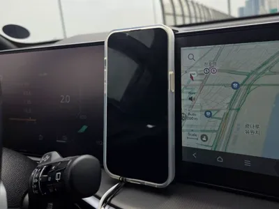 Sorento MQ4 Phone Holder