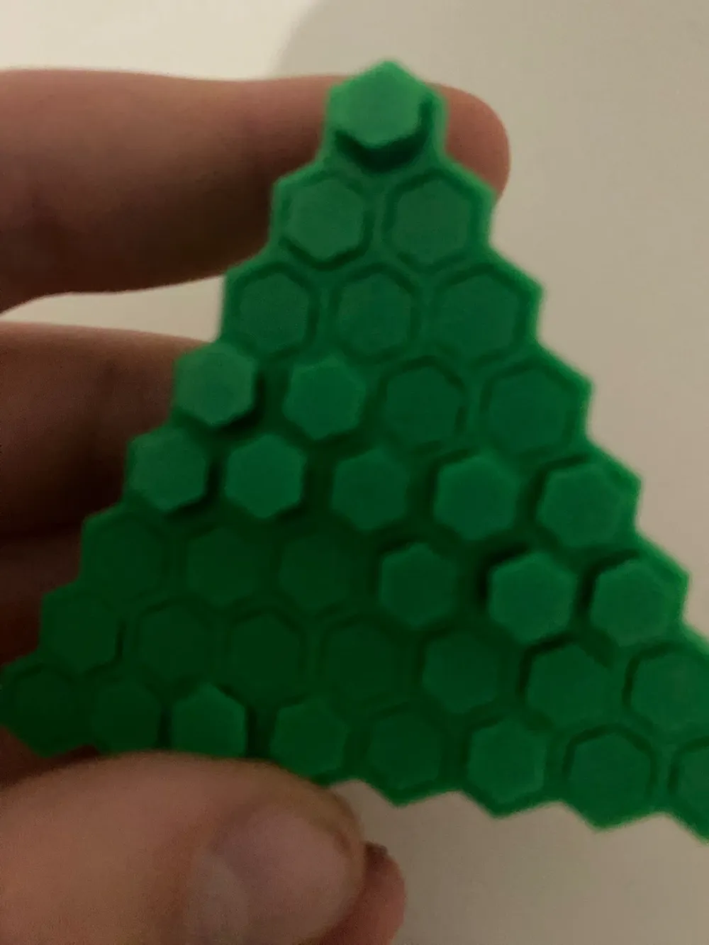 Triangle Pin Fidget v2 by Ronootje - MakerWorld