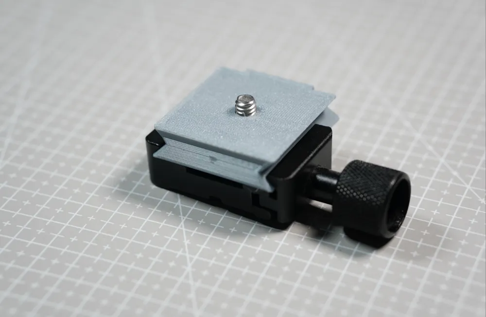 Quick-Release Plate (compatible with both Manfrotto 200PL and Arca