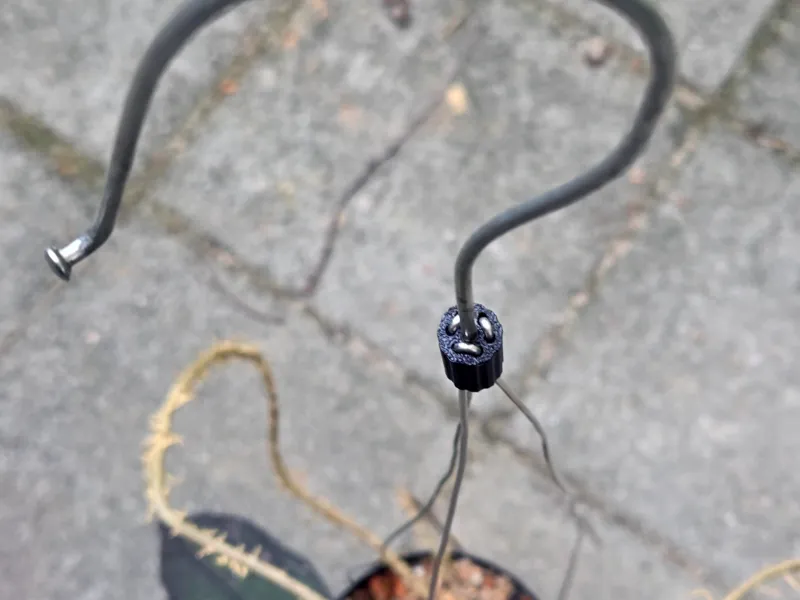 wire hanger putter together-er 