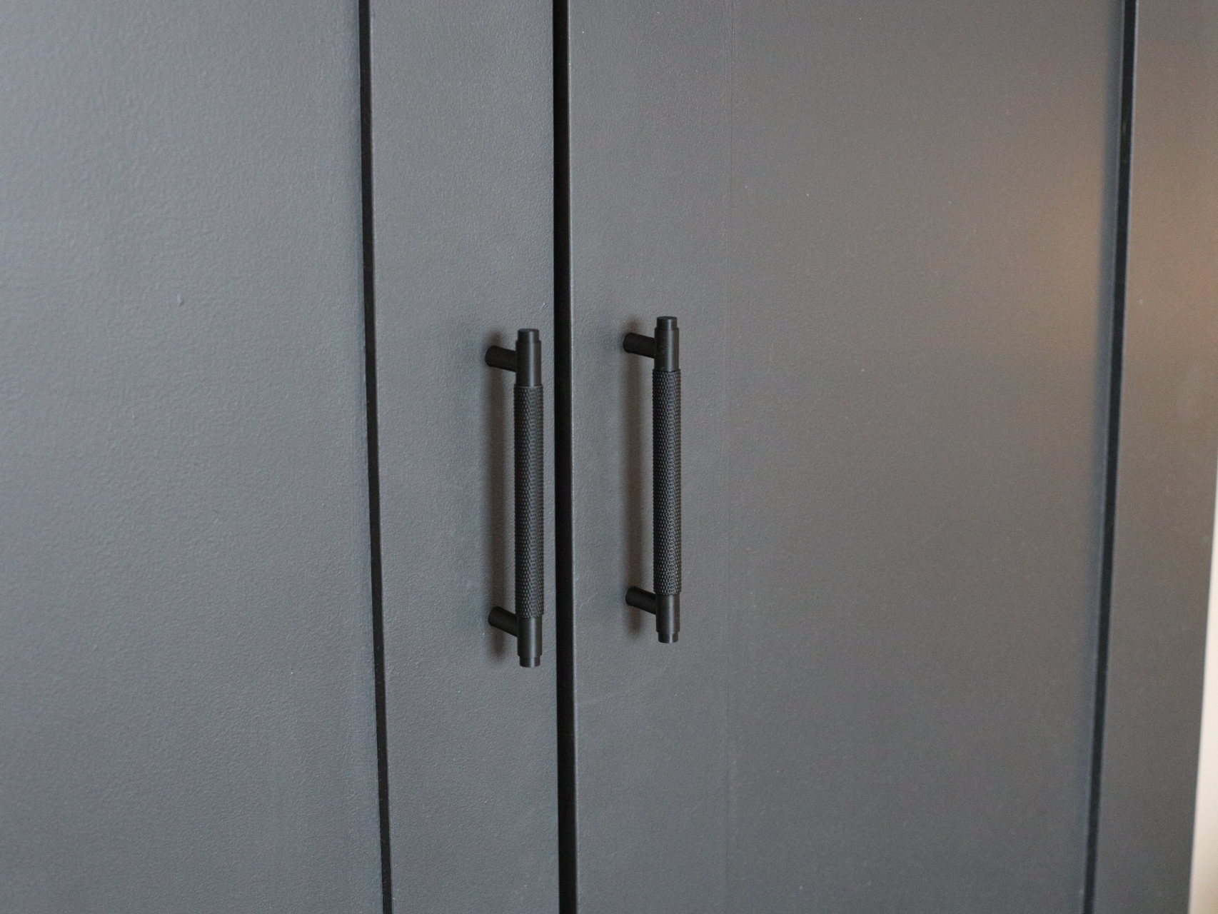 Knurled Door Handle – Kitchen & Closet