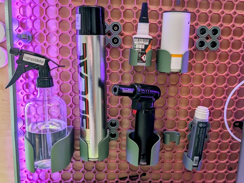 Diverse Flaschenhalter für Multiboard
