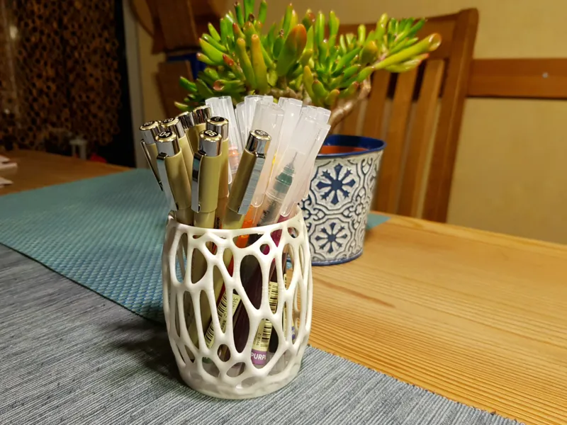Organic Voronoi Pencil Cup