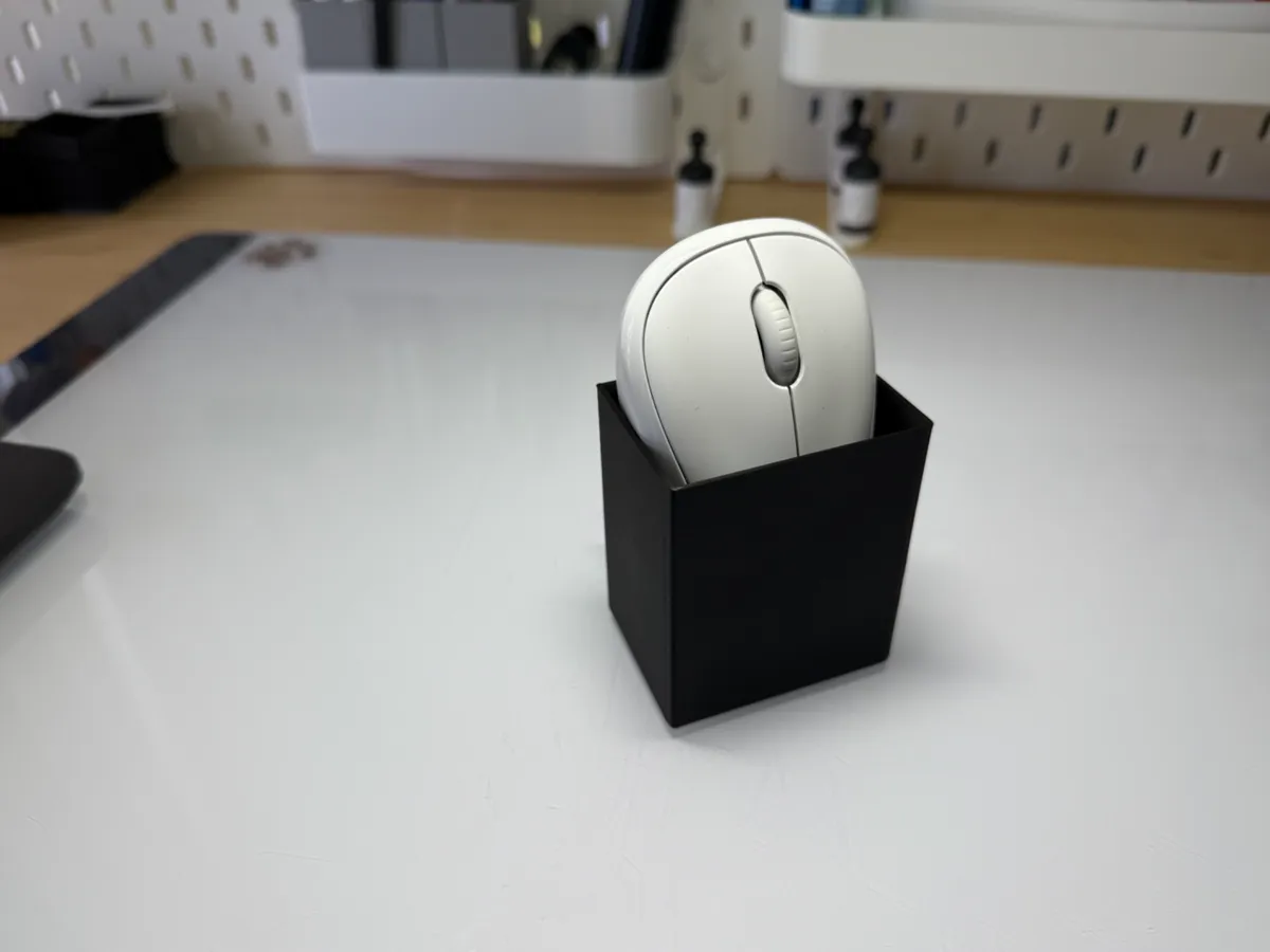 Support Skadis pour souris Logitech M240