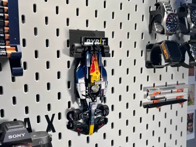 Formula 1 Stand (Skadis Pegboard) 