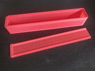 Long dessicant box with sliding lid
