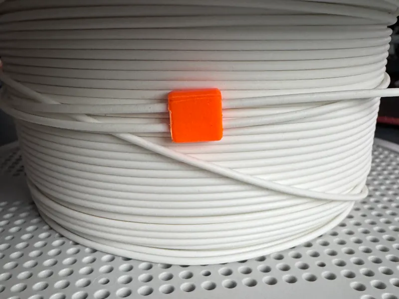 Simple filament clip