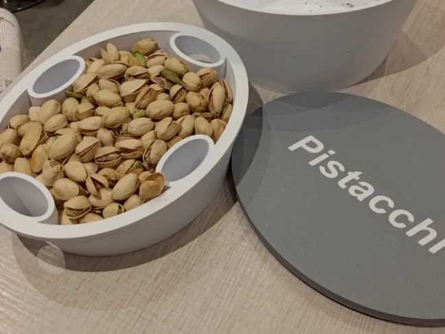 Ciotola per pistacchi con raccogli gusci