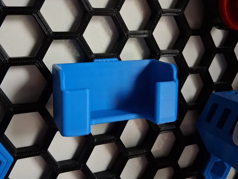 Simple holder for Honeycomb storage wall