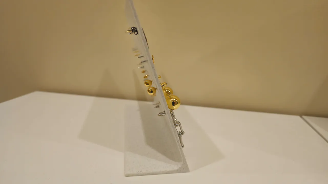 Earring stand/holder (XL) view 2