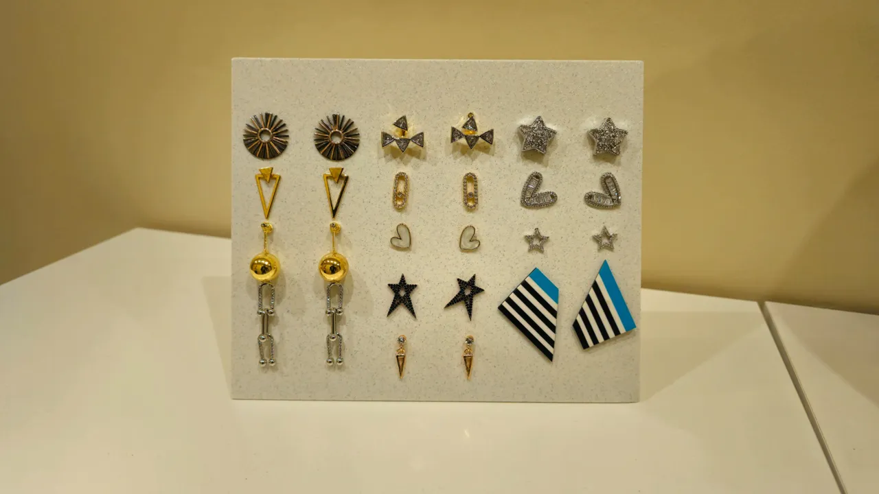 Earring stand/holder (XL) view 4